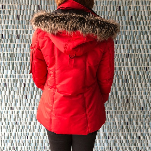 Red Puffer/Ski Jacket with 20% down filling - Picture 2 of 9